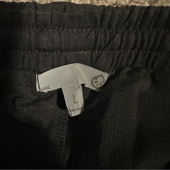 🔥FLASH SALE🔥 Tasc Performance Shorts - Picture 6 of 6